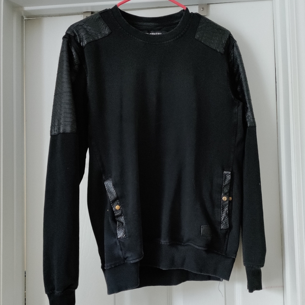 Black "No Country" Sweatshirt - Medium